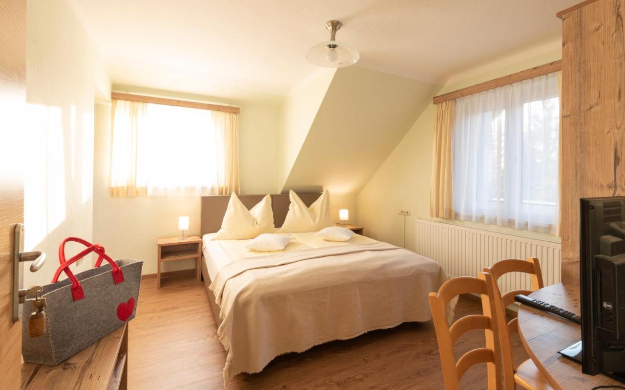Gasthof Pension Orthofer Sankt Jakob im Walde Extérieur photo
